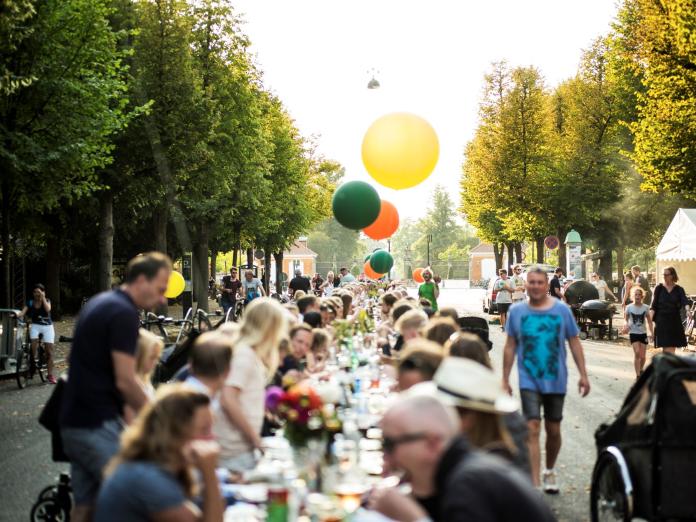 fællesspisning på gaden